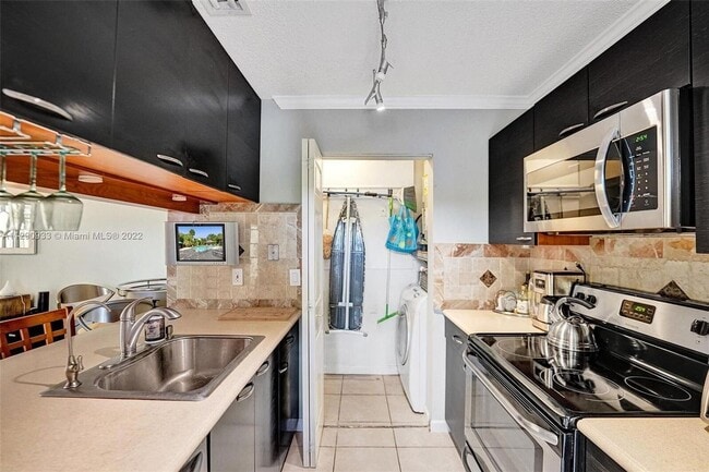 Building Photo - 22322 Pineapple Walk Dr