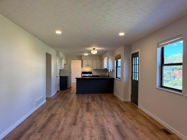 Building Photo - 6378 Cherroy Dr