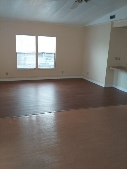 Building Photo - 156 Pinewood Terrace