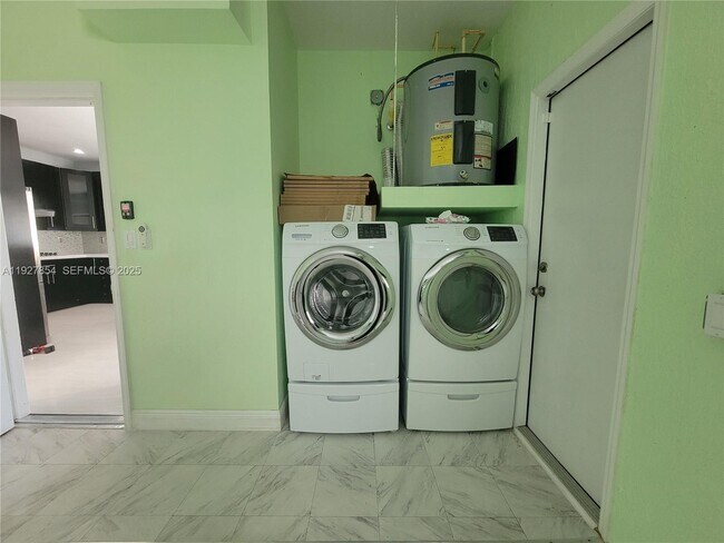 Building Photo - 29263 SW 142nd Ave