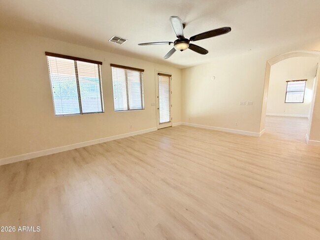 Building Photo - 3663 E Sparrow Pl