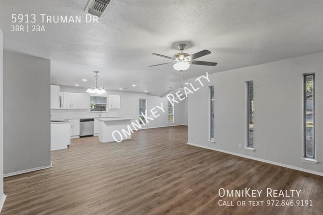 Building Photo - 5913 Truman Dr