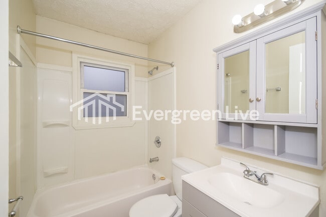 Building Photo - 8724 Montery Rd