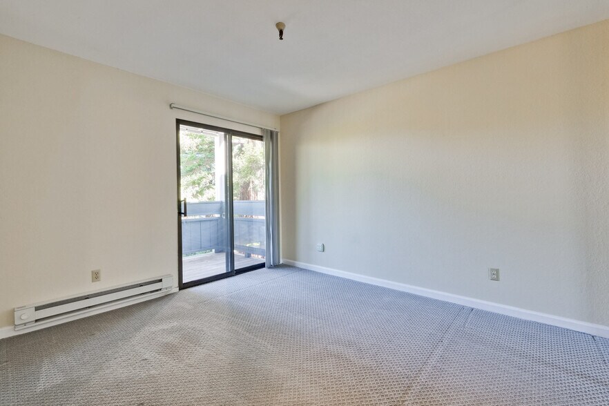 Building Photo - 725 Mariposa Ave.