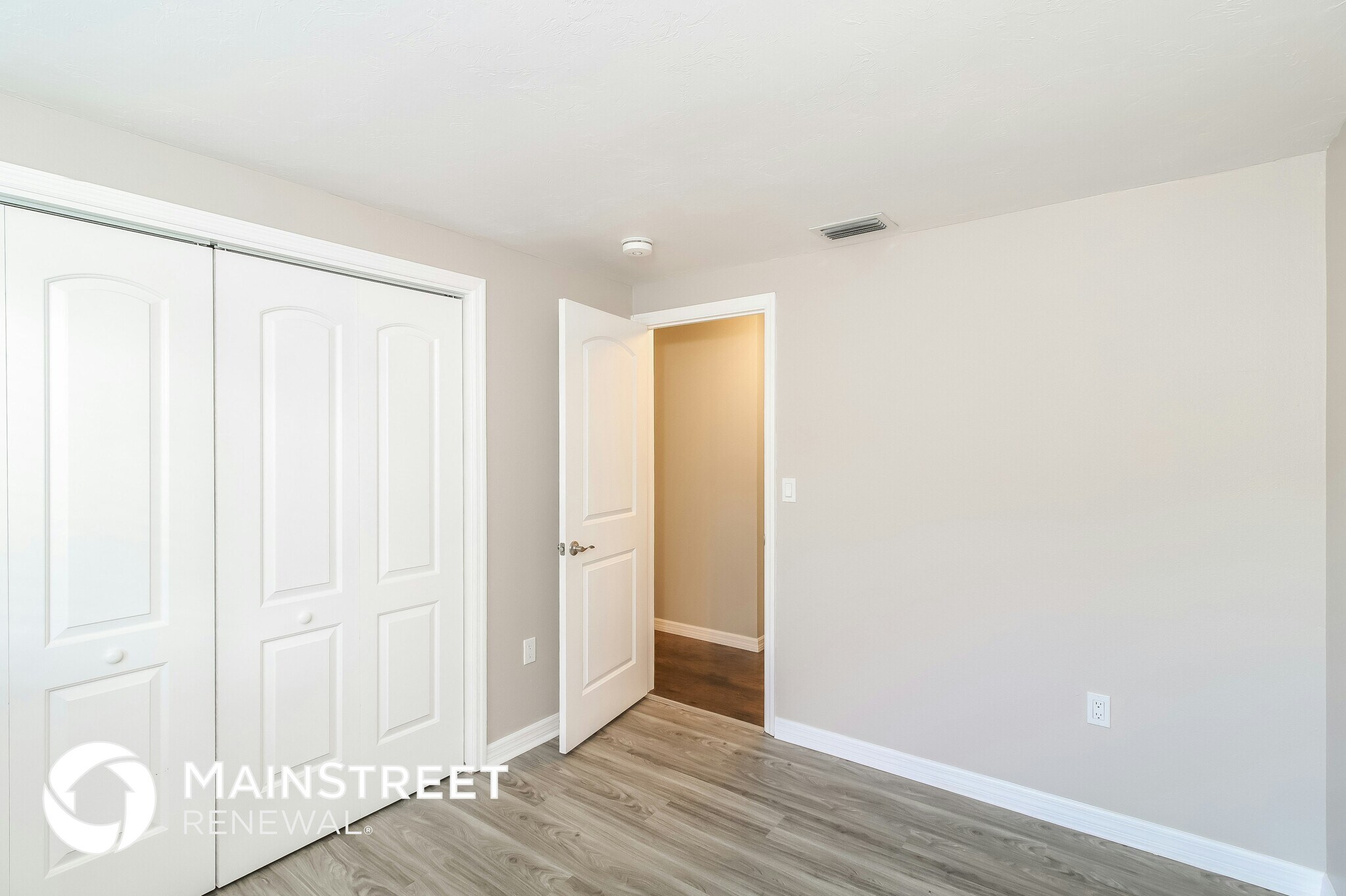 Building Photo - 4042 Cochise Terrace