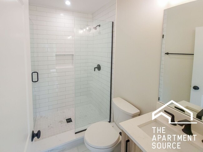 Building Photo - 2237.5 N Bissell St