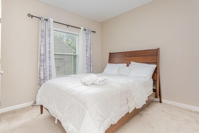 Building Photo - 7862 Waggoner Trace Dr