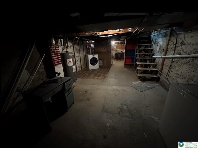 Building Photo - 420 E Ct St