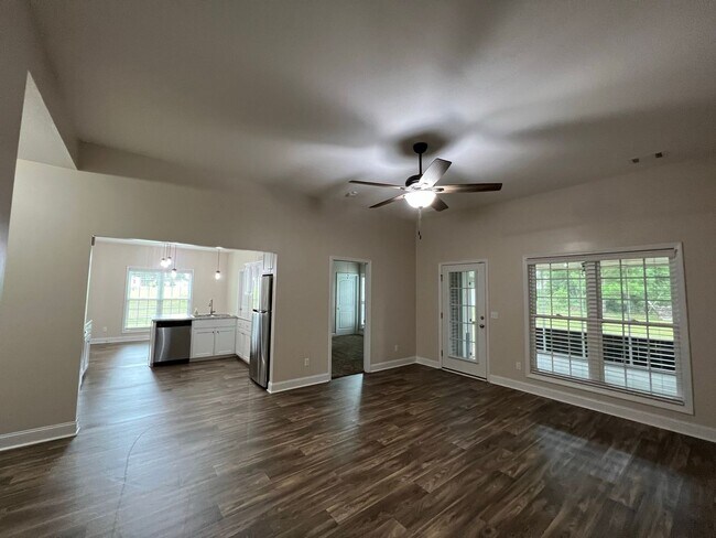 Building Photo - 407 Tradewind Trl