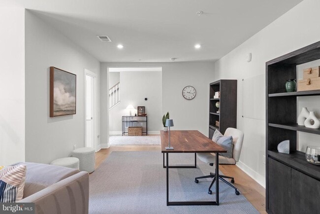 Building Photo - 43442 Croson Ln