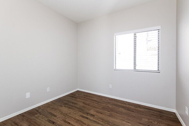 Building Photo - 17221 W Acapulco Ln