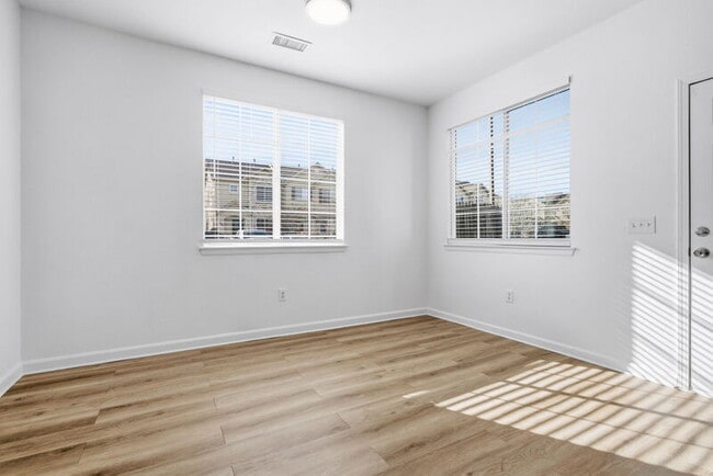 Building Photo - 12787 Jasmine Ct