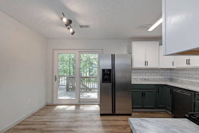 Building Photo - Completely Renovated 3BR/2BA in Columbus — Minutes from Fort Benning