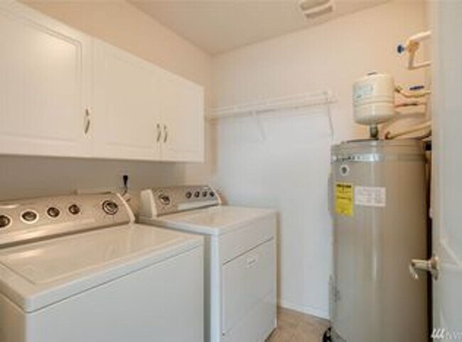 Building Photo - 4050 S 212th Ct