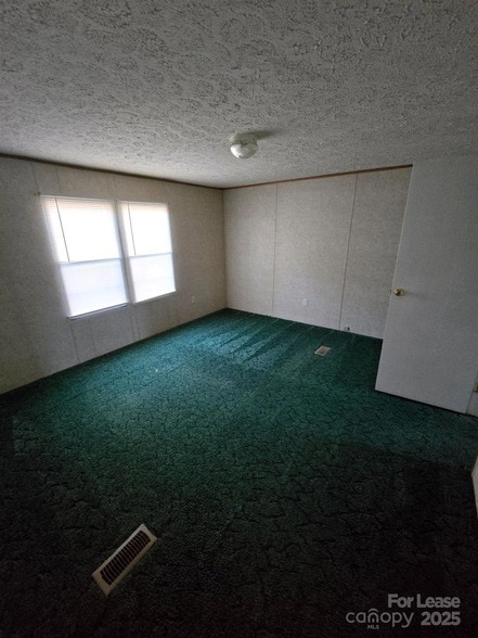 Building Photo - 504 Celia St
