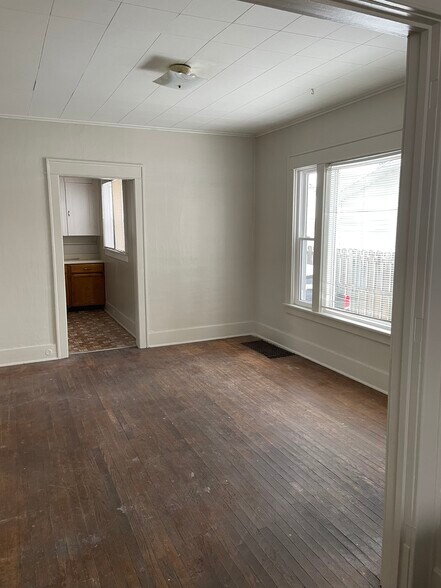 Downstairs Unit A Entry and Dining - 210 S Fancher Ave