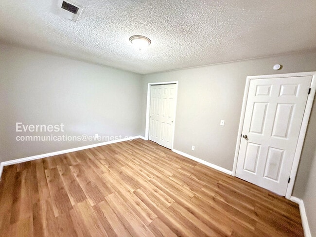 Building Photo - 1004 Cherry Brook Cir