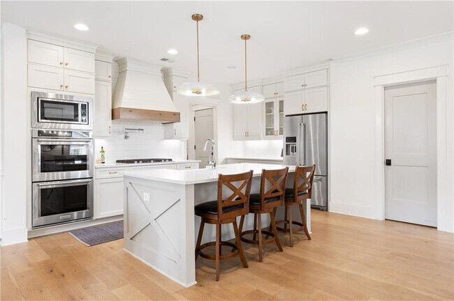 Building Photo - 5638 Glenrich Dr