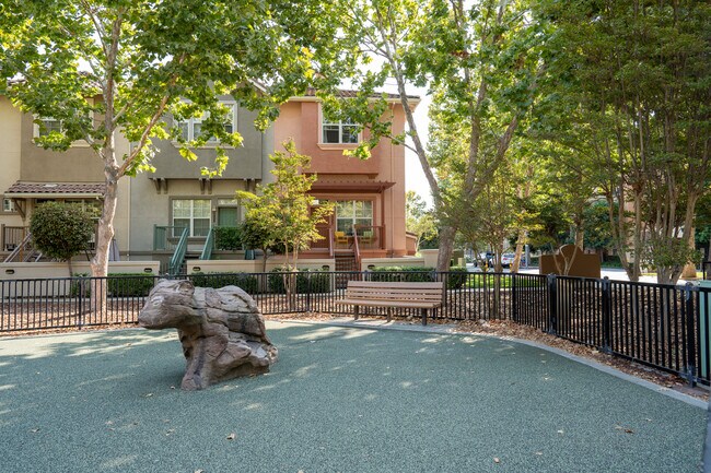 Building Photo - 1327 Auzerais Ave