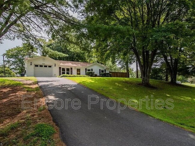 Building Photo - 2141 Stonehaven Rd