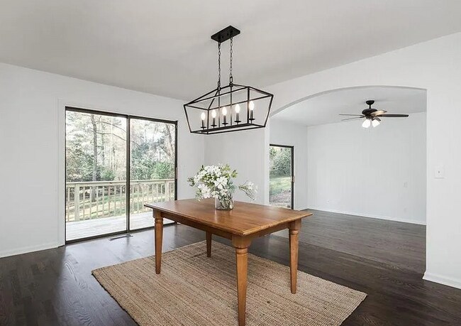 Building Photo - 5090 Heather Rd SE