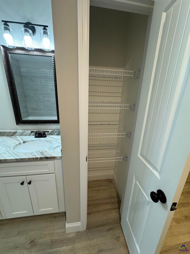 Building Photo - 312 Beau Claire Cir