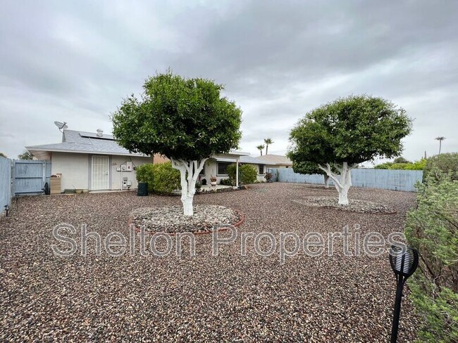 Building Photo - 9719 W Wrangler Dr