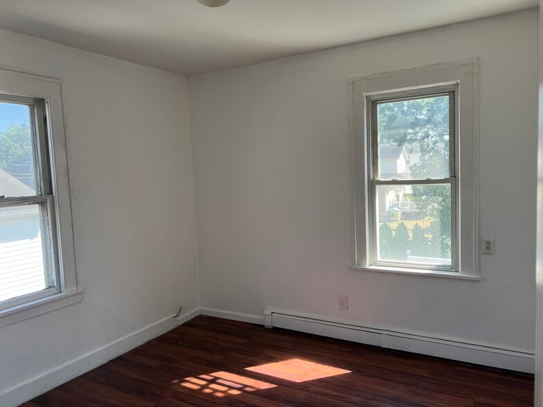 Primary Photo - 247 Elm St