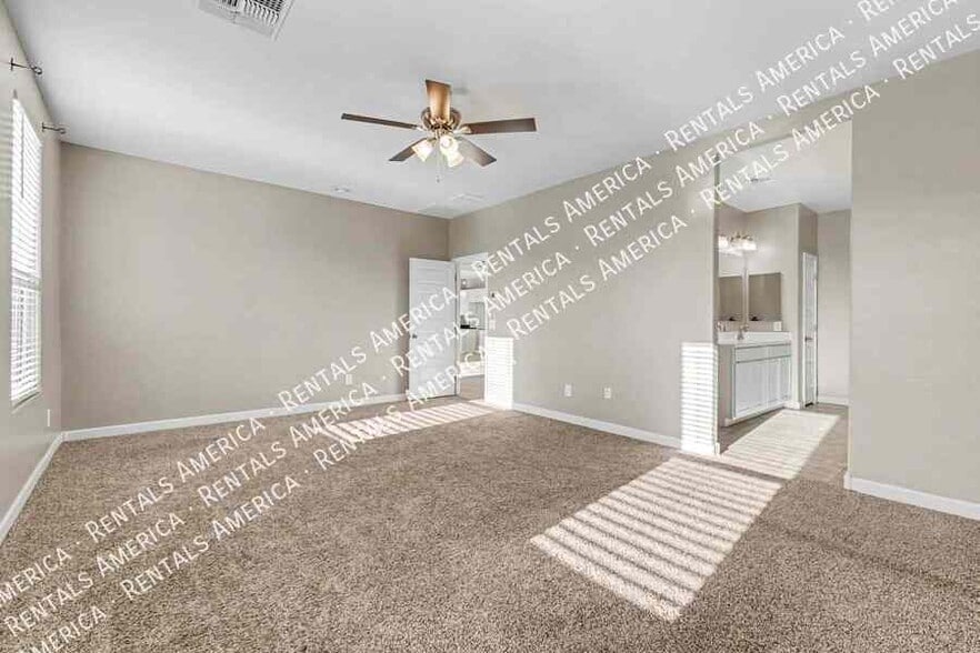 Building Photo - 17028 N Palo Verde St
