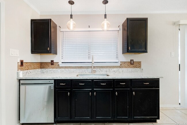 Building Photo - 7910 Chestnut Barr Dr