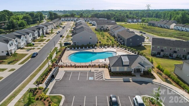 Building Photo - 1330 Falling Acorn Ln