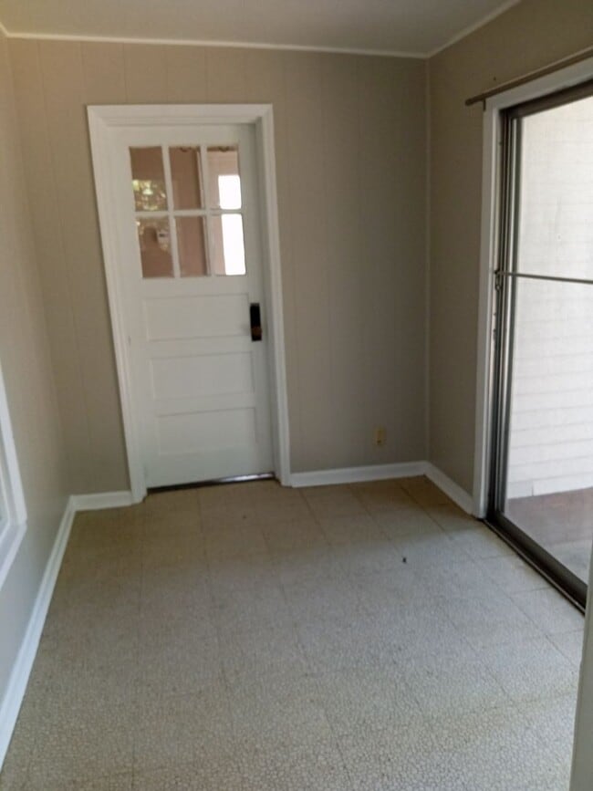 Building Photo - Great home near VSU!