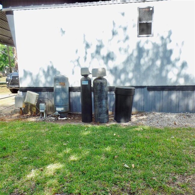 Building Photo - 4637 Fox Ridge Blvd