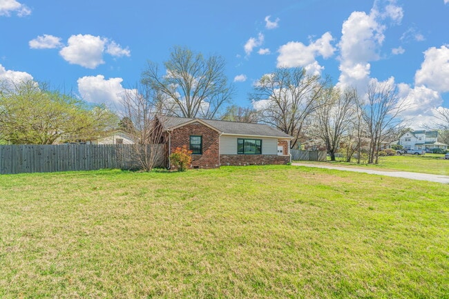 Building Photo - 2920 Byington Beaver Ridge Rd