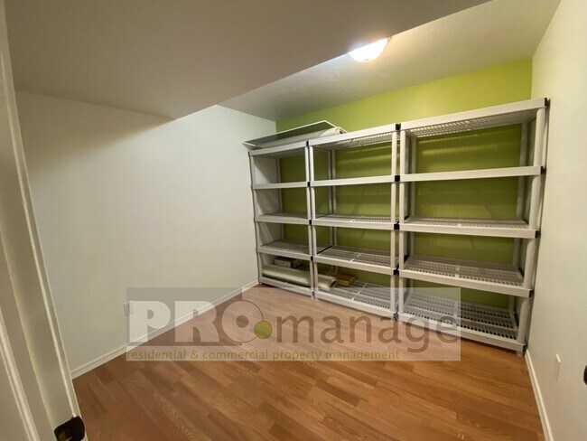 Building Photo - 1743 Deer Valley Dr