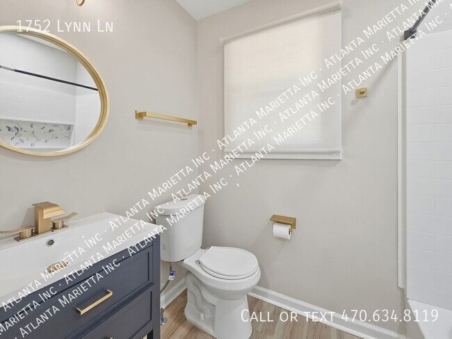 Building Photo - 1752 Lynn Ln