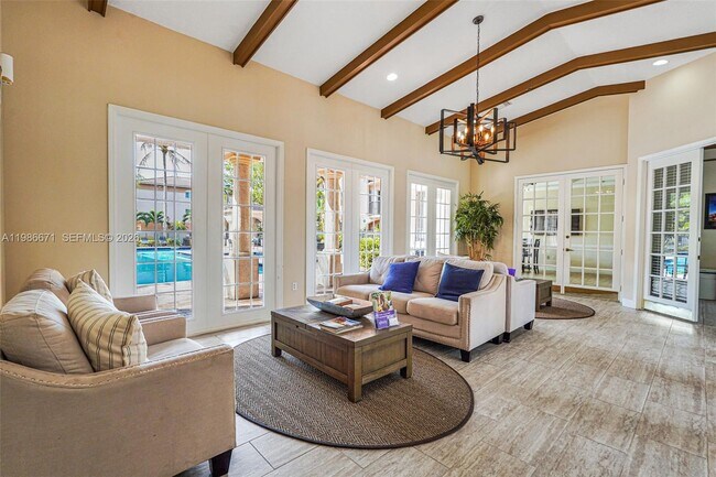 Building Photo - 2107 SE 10th Ave