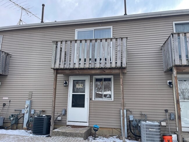 Building Photo - 149 Forest Ave