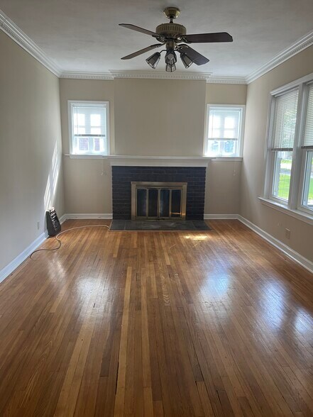 Living room - 18 S 21st Street