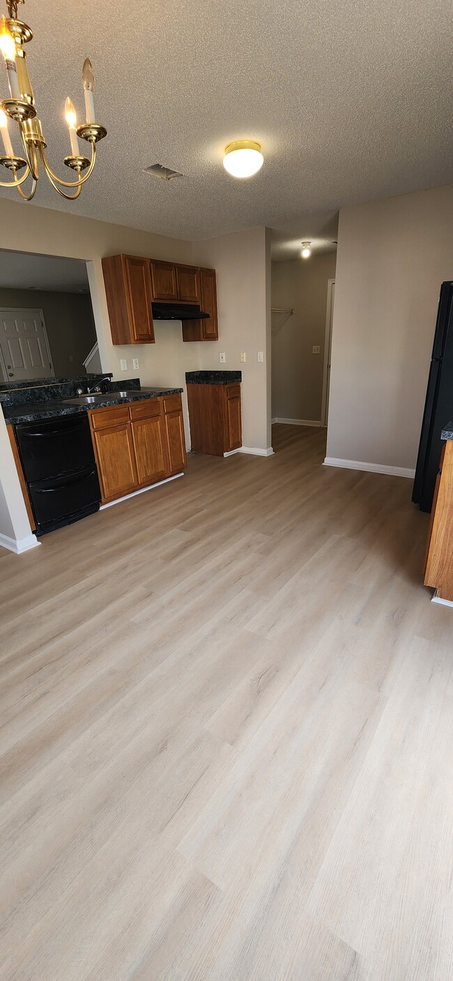 Building Photo - 1113 Waverly Pl Dr