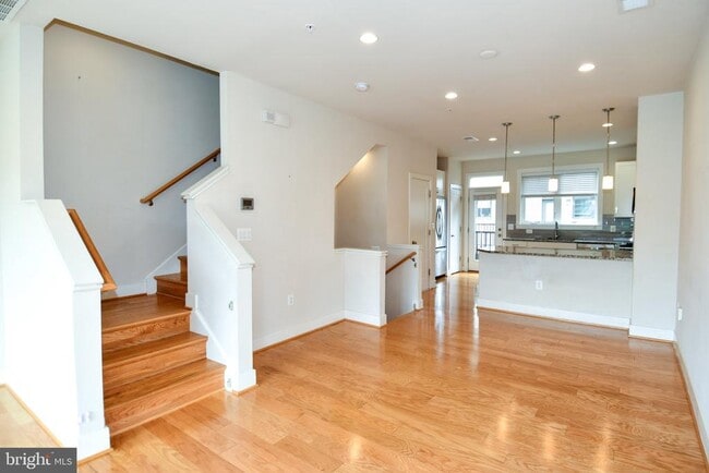 Building Photo - 16301 Columbus Ave