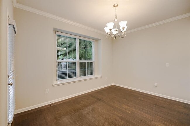 Building Photo - 13400 Briarwick Dr
