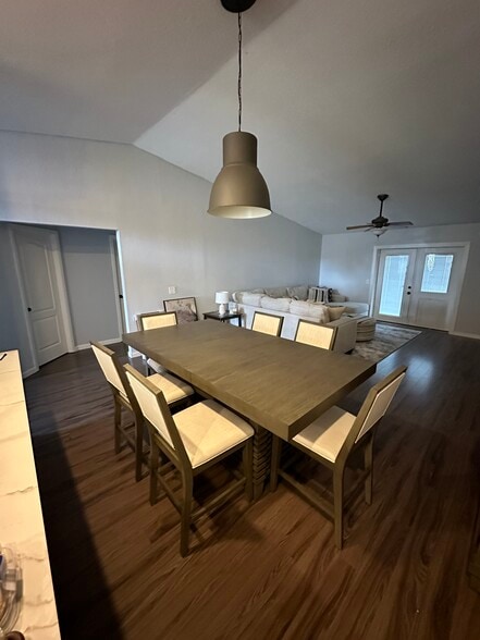 Building Photo - 8426 Greystone Dr