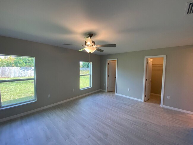 Building Photo - House for rent