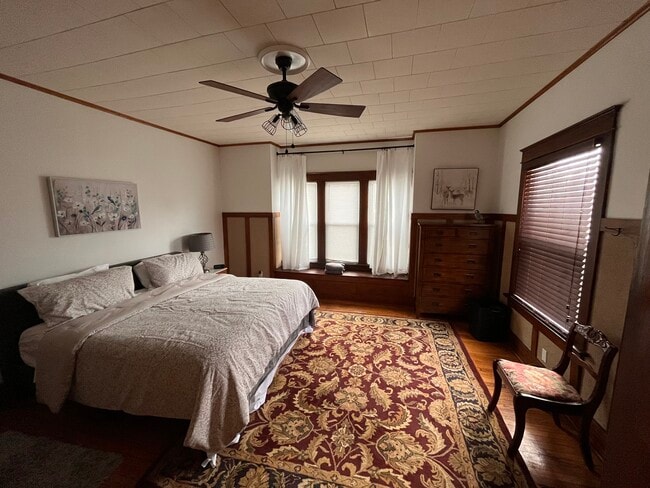 Building Photo - 2608 Leclaire St