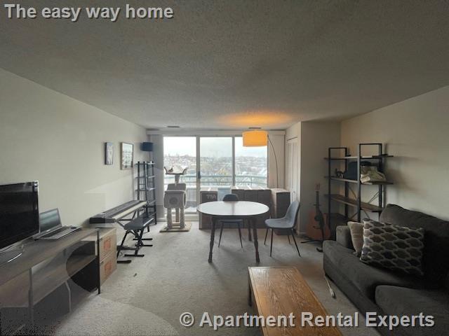 Building Photo - 175 Beacon St