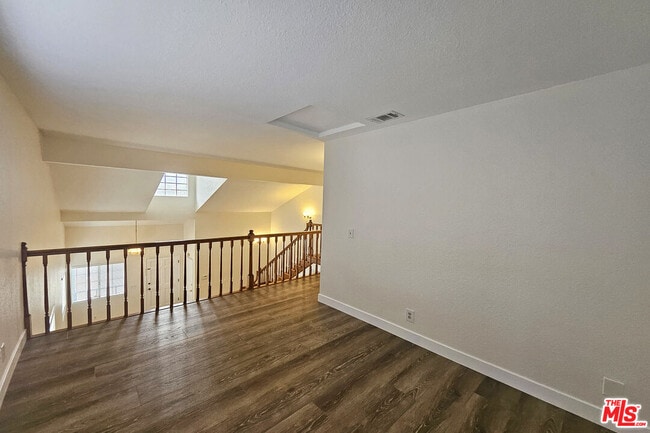 Building Photo - 7556 Thousand Oaks Dr