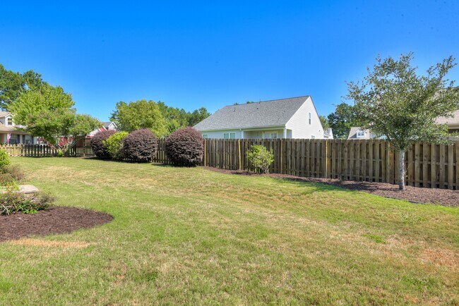 Building Photo - 1721 Dunmore Ave