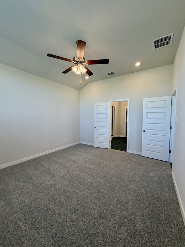 Building Photo - 14427 Inspiration Pt