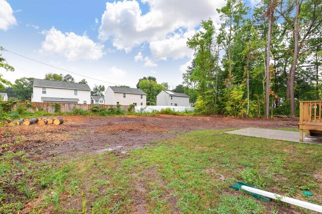 Building Photo - 5620 Moss Side Ave